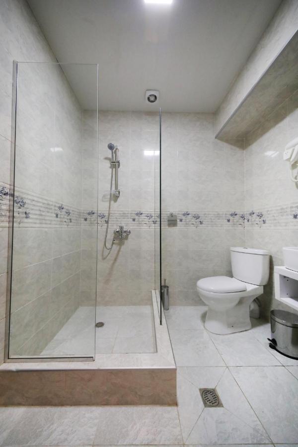 Hotel Tamari Kutaisi Esterno foto