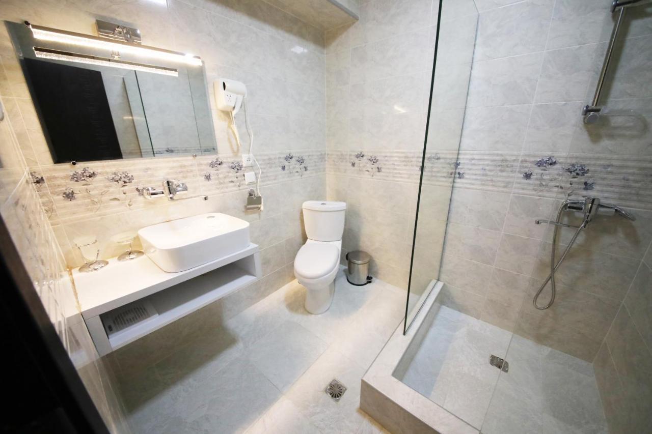 Hotel Tamari Kutaisi Esterno foto