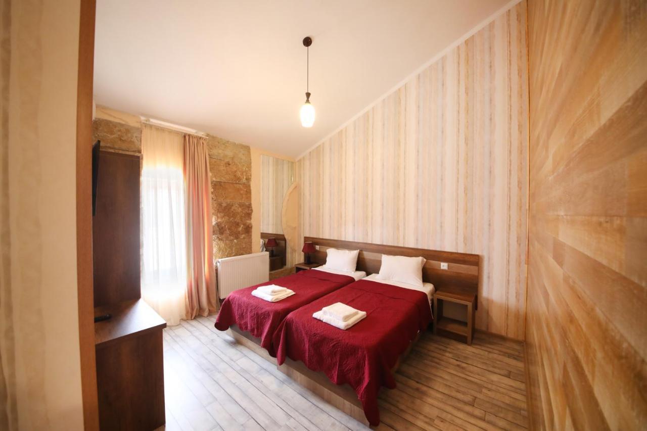 Hotel Tamari Kutaisi Esterno foto