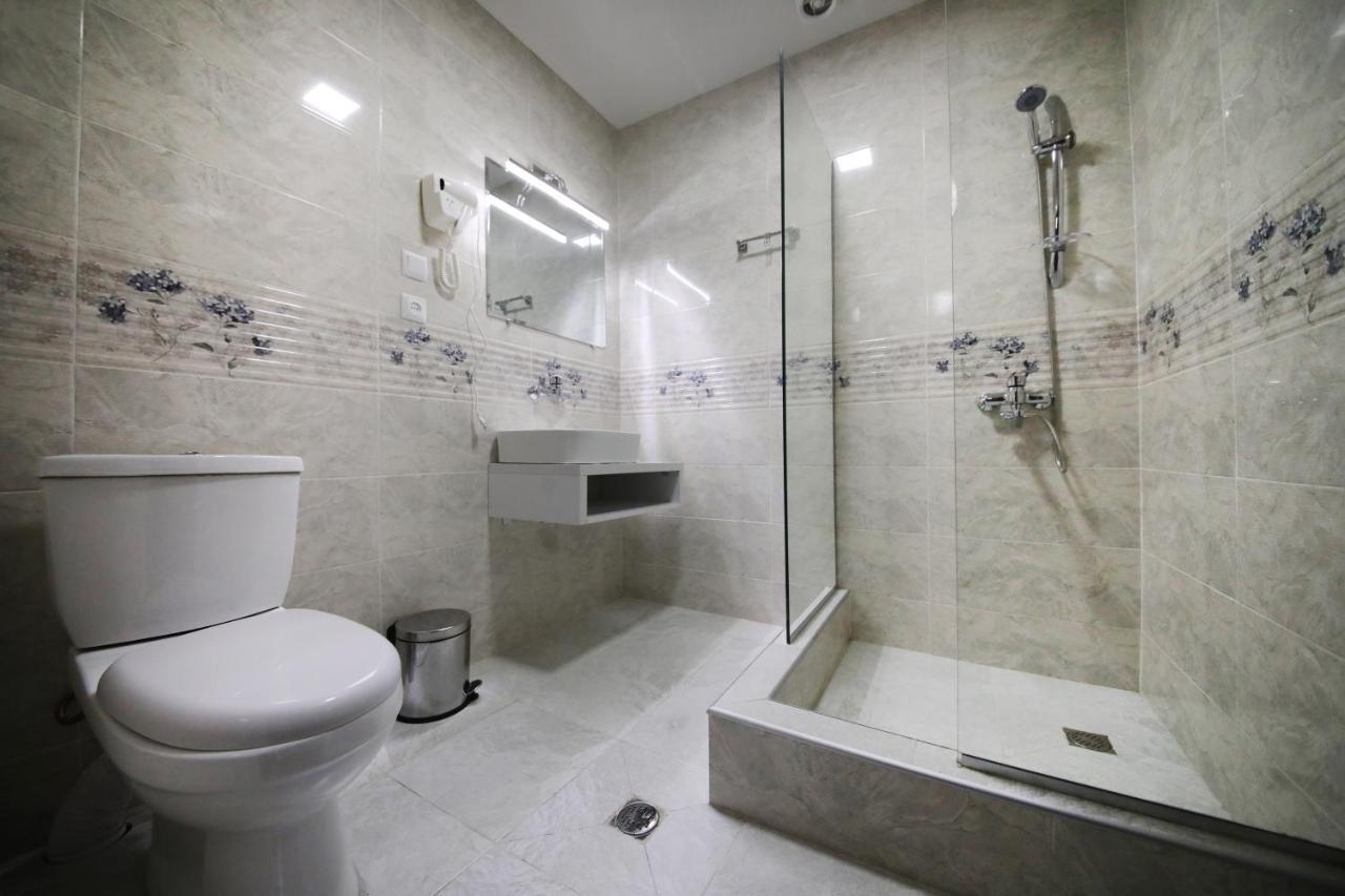 Hotel Tamari Kutaisi Esterno foto